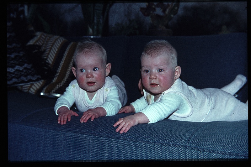 26.Delft feb 1964 Brigitte,Marion.JPG